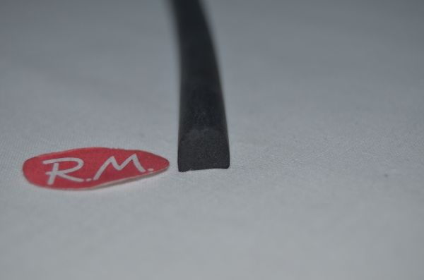 Goma negra olla a presión Bra Perfil 8x9 mm Longitud 840 mm