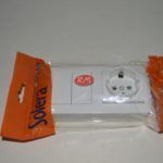 Base schuko + doble conmutador superficie Solera blanca MUR36U - Imagen 3