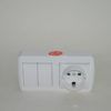 Base schuko + doble conmutador superficie Solera blanca MUR36U