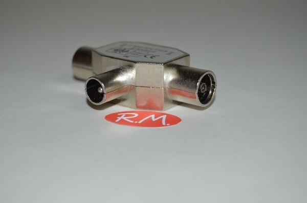 Distribuidor antena coaxial 2 hembras 1 macho RG6