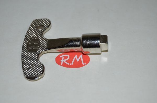 Llave armario puerta contador cuadrada M-8 mm