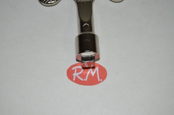 Llave armario puerta contador cuadrada M-8 mm - Imagen 2