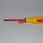 Destornillador aislado 1000V boca Phillips 1 x 80 mm.