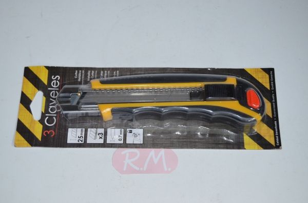 Cutter 3 Claveles metálico nylon 25 mm