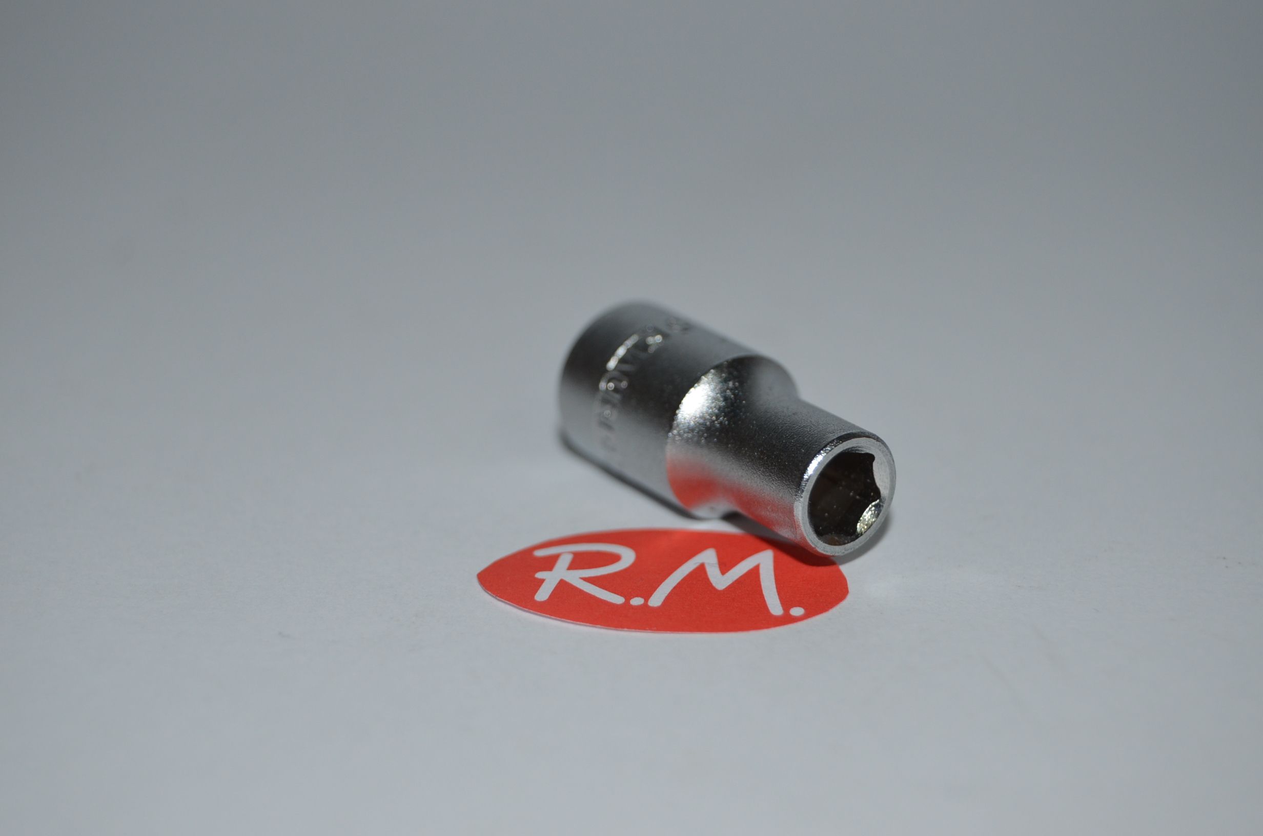 Llave de vaso hexagonal 10 mm 1/4"