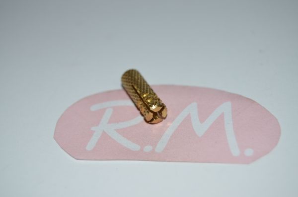 Taco de latón M5 6.5 x 20 mm