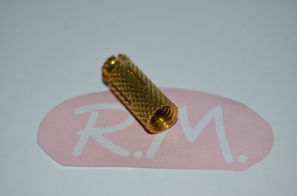 Taco de latón M8 10 x 23 mm