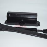Cierrapuertas brazo retenedor automático