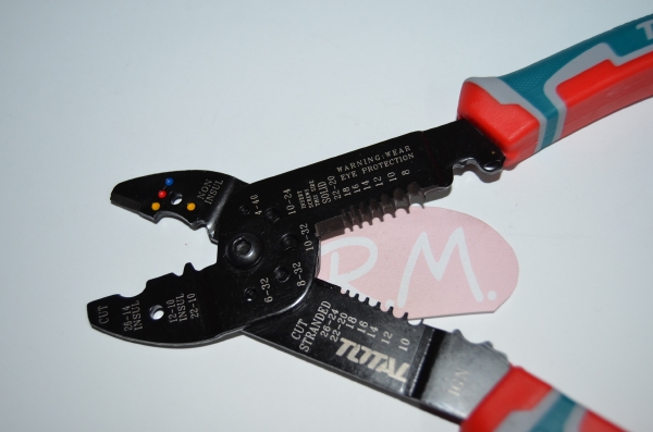 Alicate pelacables Total 215 mm